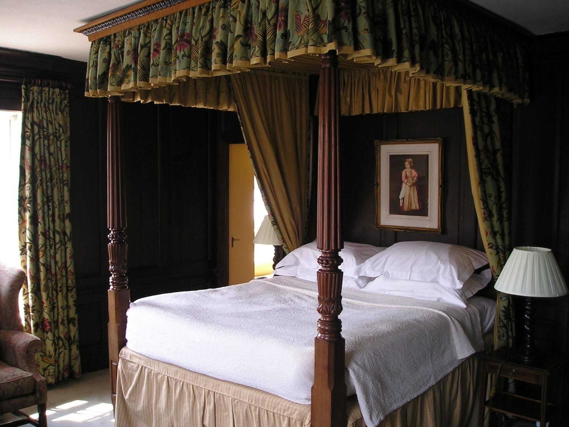 Spread Eagle Hotel And Spa Midhurst Bagian luar foto