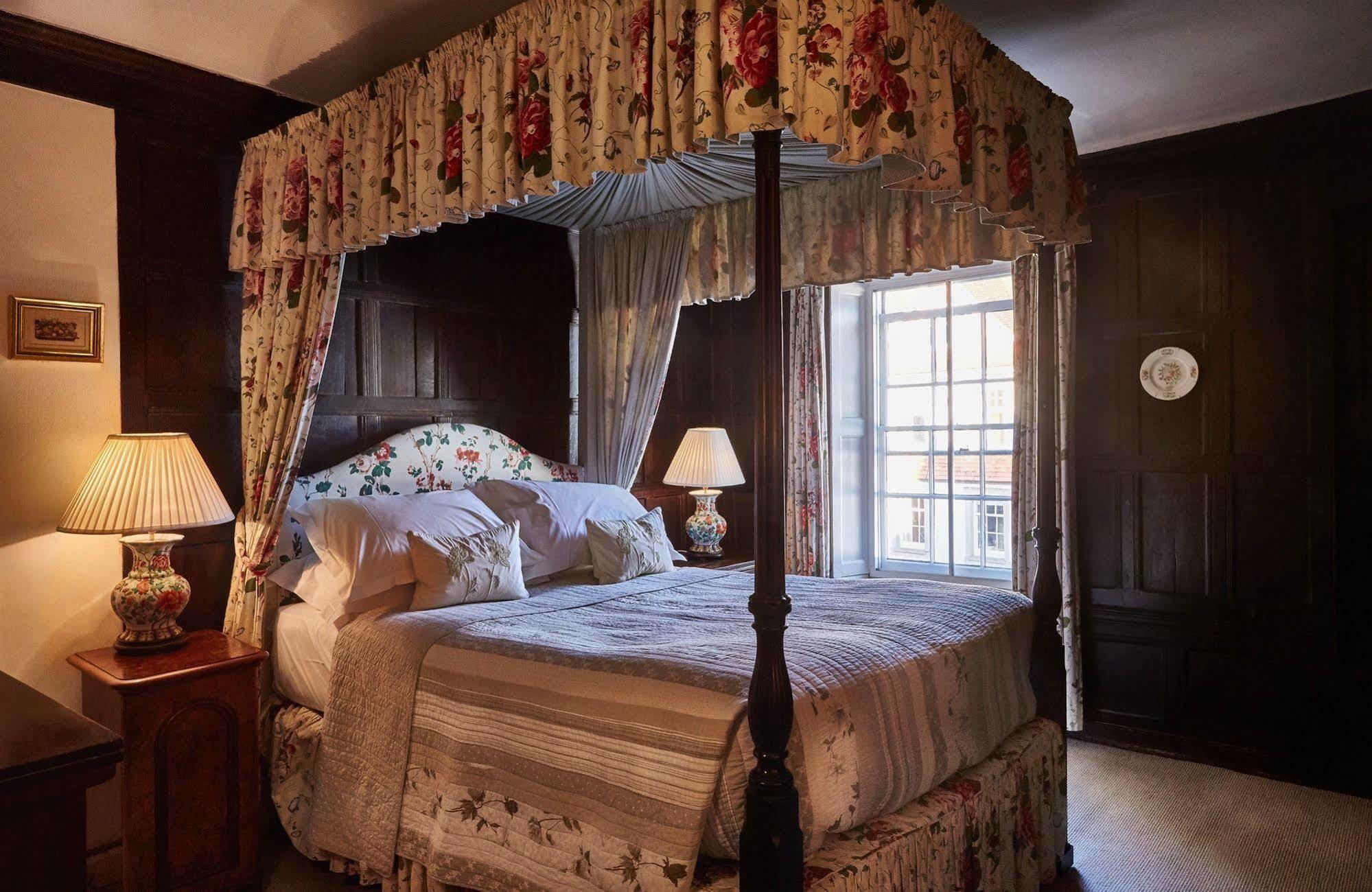 Spread Eagle Hotel And Spa Midhurst Bagian luar foto